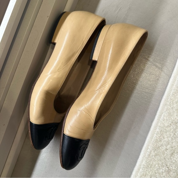 Vintage Chanel two tone ballerina flats 37.5 - Picture 4 of 10